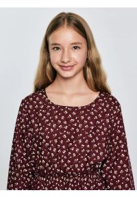 Big-Star - Sukienka dziewczęca z wiskozy z motywem kwiatowym bordowa Namisa 604. Okazja: na co dzień. Kolor: czerwony. Materiał: wiskoza. Wzór: kwiaty. Typ sukienki: proste. Styl: elegancki, casual #4