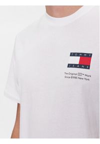 Tommy Jeans T-Shirt Essential Flag DM0DM18263 Biały Slim Fit. Kolor: biały. Materiał: bawełna #3
