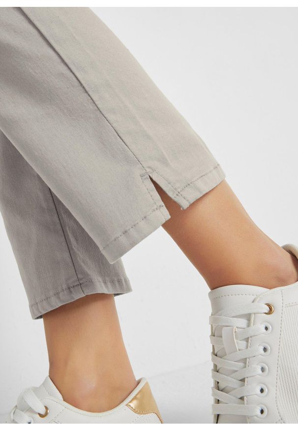 bonprix - Dżinsy z prostą nogawką, mid waist, ze stretchem. Kolor: szary