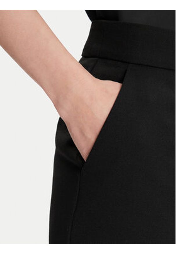 Luisa Spagnoli Spodnie materiałowe Otre 542530 Czarny Regular Fit. Kolor: czarny. Materiał: syntetyk