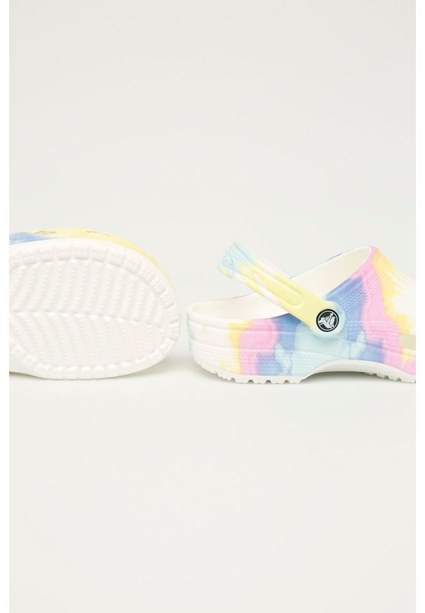 Crocs Klapki damskie. Nosek buta: okrągły. Kolor: żółty. Materiał: guma