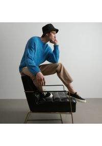 Reserved - PREMIUM Sweter ze strukturalnej dzianiny - Niebieski. Kolor: niebieski. Materiał: dzianina