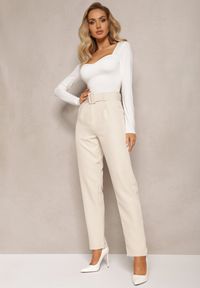 Renee - Beżowe Spodnie Garniturowe High Waist z Paskiem Wenus. Okazja: na co dzień, na spotkanie biznesowe. Stan: podwyższony. Kolor: beżowy. Materiał: materiał, tkanina. Wzór: gładki, jednolity. Styl: biznesowy, casual #4