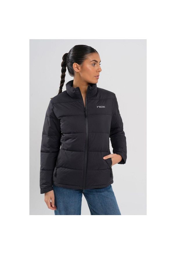NOX - Chaqueta Nox Team T24mchte Mujer. Kolor: czarny. Materiał: puch
