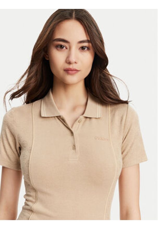 Guess Sukienka dzianinowa V5YK00 KCX12 Beżowy Regular Fit. Kolor: beżowy. Materiał: wiskoza