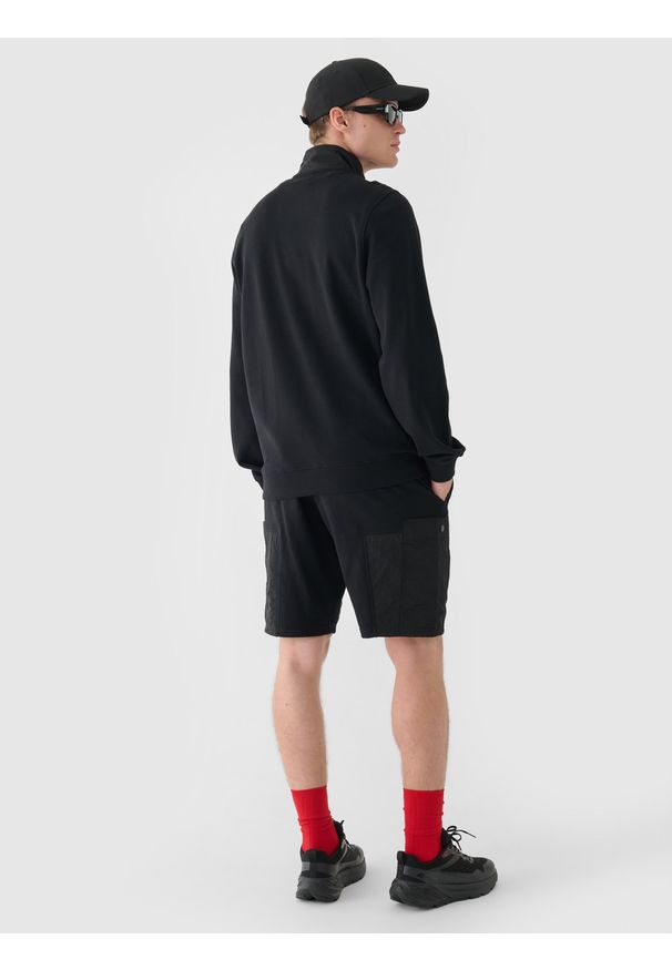 4f - 4F Spodenki casual męskie - czarne M. Okazja: na co dzień. Kolor: czarny. Materiał: materiał, bawełna. Długość: krótkie. Styl: casual