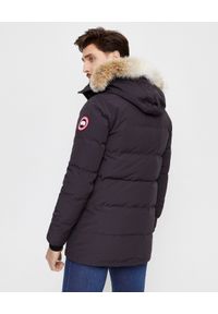 CANADA GOOSE - Czarna Parka Carson. Okazja: na spacer. Kolor: czarny. Materiał: bawełna, poliester, materiał, futro, puch. Wzór: aplikacja. Sezon: zima. Styl: klasyczny #2