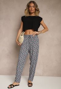 Renee - Granatowe Spodnie z Wiskozy High Waist w Kwiatowy Wzór Liosena. Okazja: na co dzień. Stan: podwyższony. Kolor: niebieski. Materiał: wiskoza. Wzór: kwiaty. Styl: casual #5