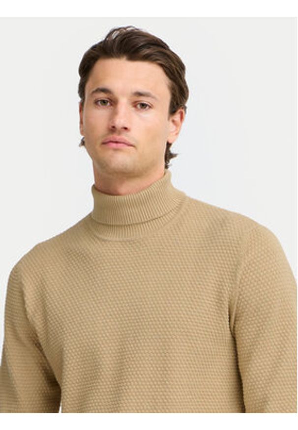 Blend Golf 20717258 Beżowy Regular Fit. Typ kołnierza: golf. Kolor: beżowy. Materiał: bawełna