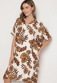 Born2be - Brązowa Sukienka z Lnem i Wiskozą Ozdobiona Cyrkoniami Sadelune. Okazja: na co dzień. Typ kołnierza: dekolt w serek. Kolor: brązowy. Materiał: wiskoza, len. Wzór: aplikacja. Styl: casual, elegancki, klasyczny #4