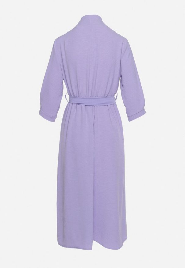 Born2be - Jasnofioletowa Sukienka Rheniolea. Typ kołnierza: dekolt kopertowy. Kolor: fioletowy. Typ sukienki: kopertowe. Styl: elegancki. Długość: midi