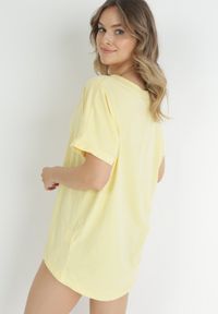 Born2be - Żółty T-shirt Ammi. Kolor: żółty. Materiał: bawełna, dzianina, elastan. Długość rękawa: krótki rękaw. Długość: krótkie