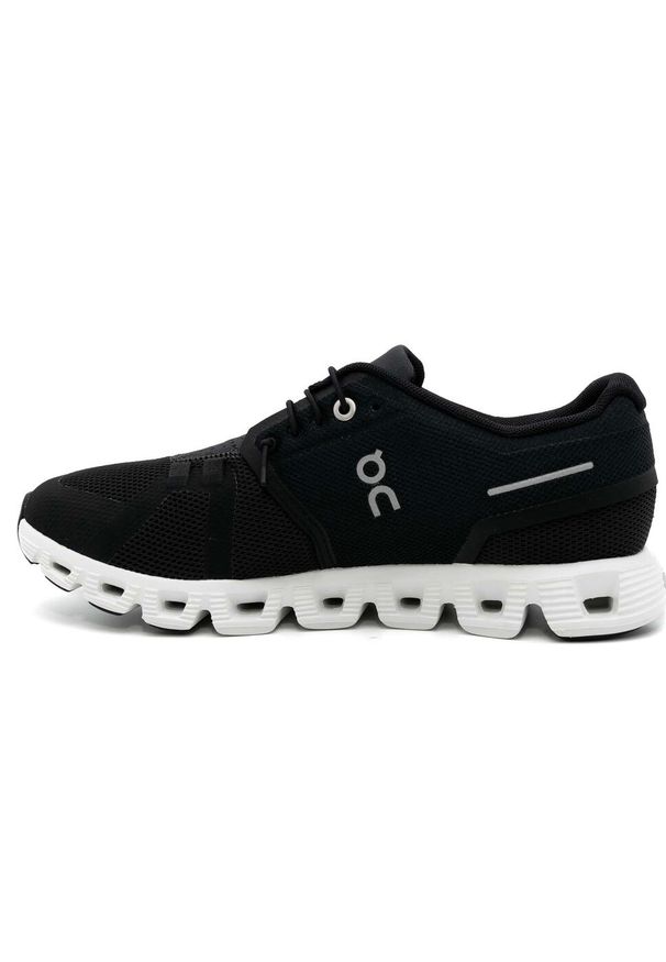 Buty do biegania damskie On Running Cloud 5 Czarne. Kolor: czarny, biały, wielokolorowy. Materiał: tkanina. Sport: bieganie