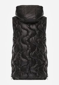 Renee - Czarna Kamizelka z Odpinanym Kapturem Ozdobnie Pikowana Silzeki. Okazja: na co dzień. Kolor: czarny. Materiał: jeans, materiał. Sezon: wiosna, jesień. Styl: casual, elegancki, sportowy, klasyczny #5