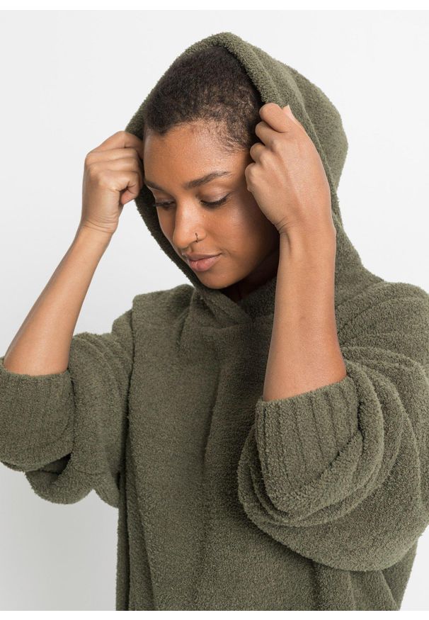 bonprix - Sweter z kapturem, z polaru baranka. Typ kołnierza: kaptur. Kolor: zielony. Materiał: polar. Sezon: zima