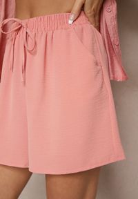 Renee - Różowe Szorty High Waist Ozdobione Sznurkiem Lunevia. Stan: podwyższony. Kolor: różowy. Materiał: tkanina. Wzór: aplikacja. Sezon: lato