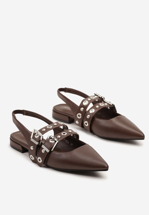 Born2be - Brązowe Sandały Bez Pięty z Ozdobnymi Klamrami Lavritia. Okazja: na co dzień, na imprezę. Zapięcie: klamry. Kolor: brązowy. Styl: elegancki, casual