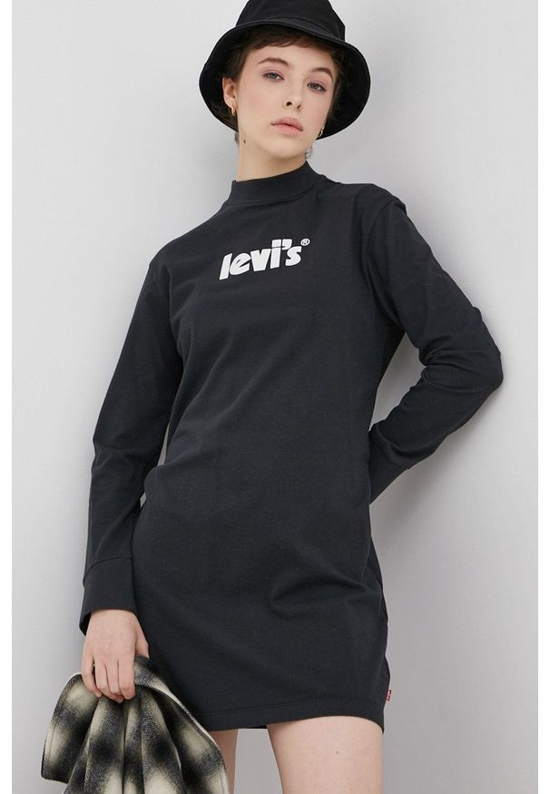 Levi's® - Levi's Sukienka bawełniana kolor czarny mini prosta. Okazja: na spotkanie biznesowe, na co dzień. Kolor: czarny. Materiał: bawełna. Wzór: nadruk. Typ sukienki: proste. Styl: biznesowy, casual. Długość: mini