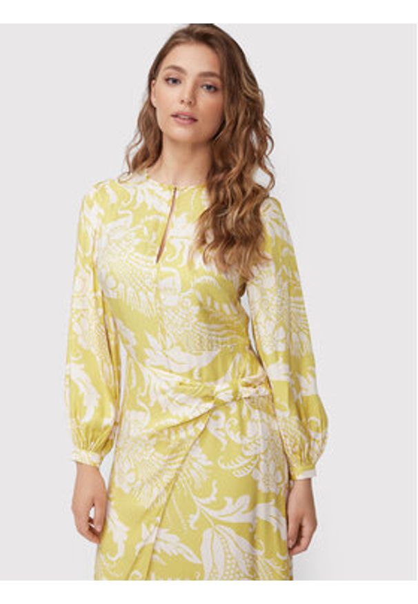 Ted Baker Sukienka koktajlowa Saraiy 261810 Żółty Regular Fit. Kolor: żółty. Materiał: wiskoza. Styl: wizytowy