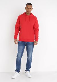 Born2be - Czerwona Bluza Notanthus. Okazja: na co dzień. Typ kołnierza: kaptur. Kolor: czerwony. Materiał: dzianina, polar. Wzór: jednolity. Styl: casual