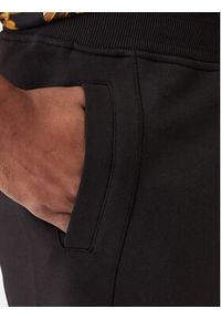Versace Jeans Couture Szorty sportowe 80GADT00 CF01T Czarny Regular Fit. Kolor: czarny. Materiał: bawełna. Styl: sportowy #2