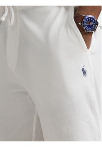 Polo Ralph Lauren Szorty sportowe 710704271004 Biały Regular Fit. Kolor: biały. Materiał: bawełna. Styl: sportowy