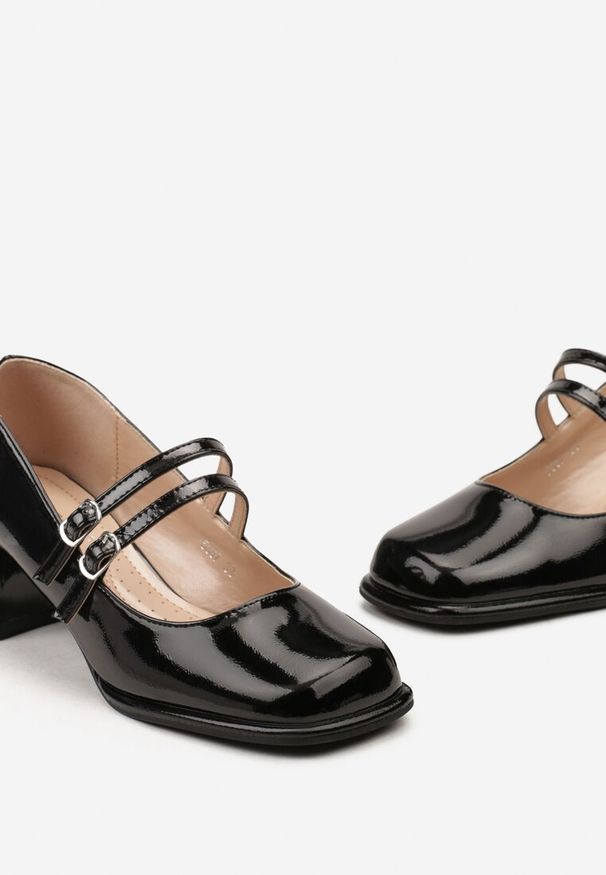 Renee - Czarne Czółenka z Lakierowanej Ekoskóry na Słupku ze Sprzączkami Danida. Zapięcie: sprzączka. Kolor: czarny. Materiał: lakier. Obcas: na słupku. Styl: elegancki, retro, klasyczny