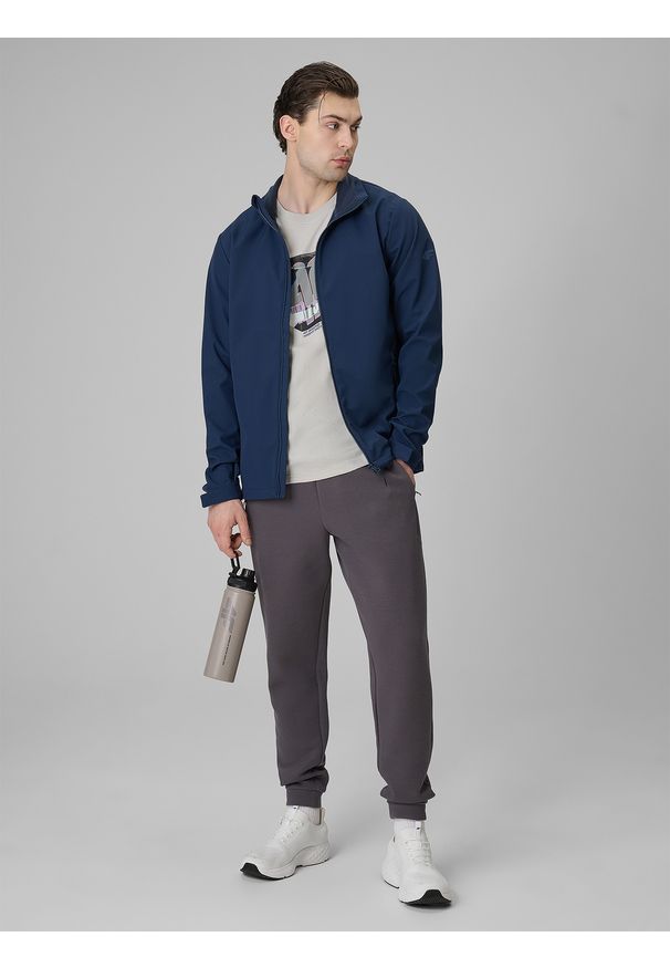 4f - 4F Kurtka softshell wiatroodporna membrana 5000 męska - granatowa M. Typ kołnierza: kołnierzyk stójkowy. Kolor: niebieski. Materiał: softshell. Sport: turystyka piesza