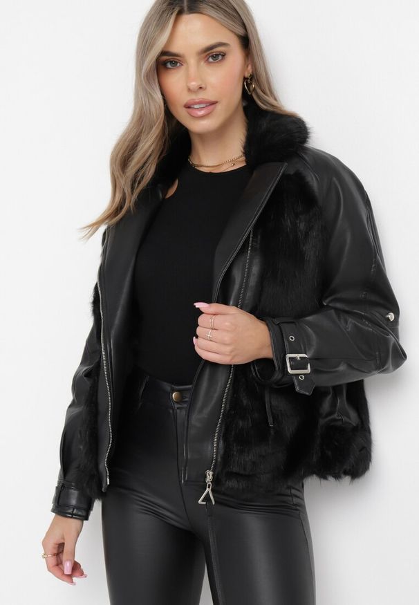 Born2be - Czarna Kurtka z Imitacji Skóry Ozdobiona Futerkiem Coumballe. Kolor: czarny. Materiał: skóra, futro. Wzór: aplikacja