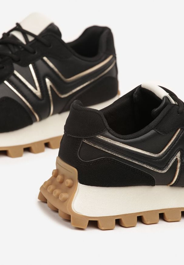 Renee - Czarne Sneakersy Ozdobione Geometrycznym Motywem Annerie. Okazja: na co dzień. Kolor: czarny. Materiał: jeans. Wzór: aplikacja, geometria