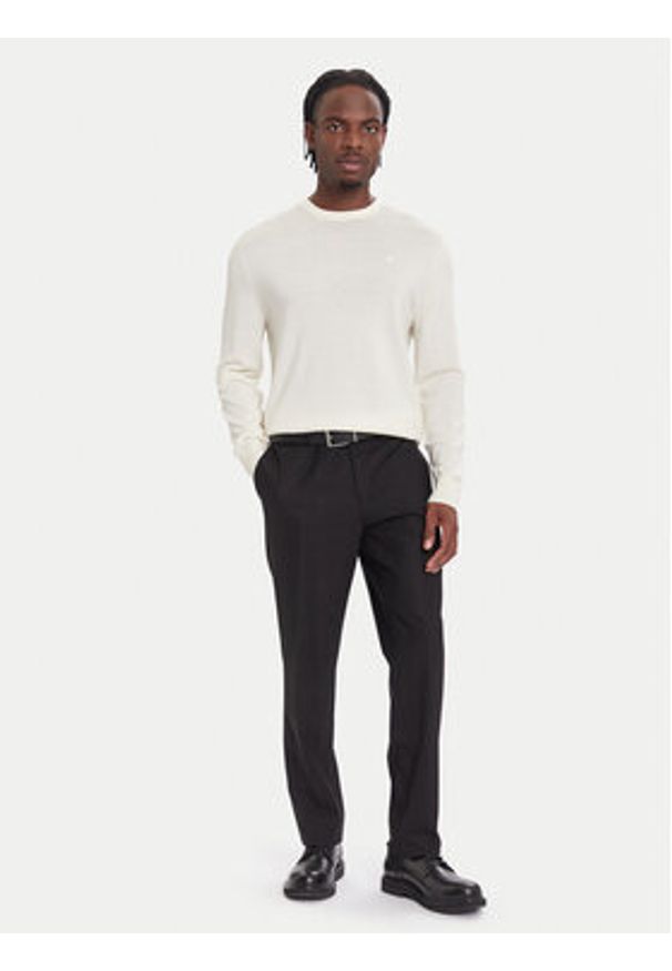 Calvin Klein Sweter LV04LB305G Écru Regular Fit. Materiał: wełna