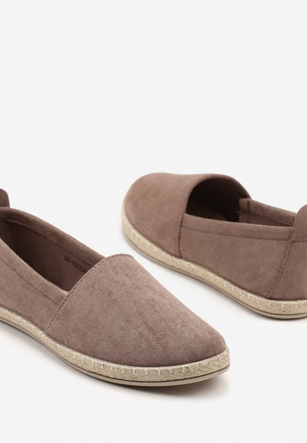Born2be - Ciemnobeżowe Espadryle na Płaskiej Plecionej Podeszwie Juliatta. Okazja: na co dzień. Kolor: beżowy. Styl: klasyczny, elegancki, casual
