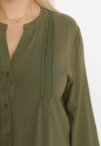 Born2be - Jasnozielona Koszulowa Sukienka Mini z Falbanką Brindel. Kolor: zielony. Typ sukienki: koszulowe. Długość: mini #2