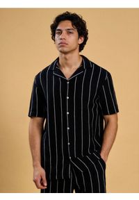 Sinsay - Bawełniana koszula w paski - granatowy. Kolor: niebieski. Materiał: bawełna. Wzór: paski #1