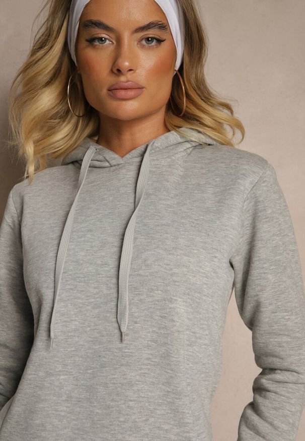 Renee - Jasnoszara Bluza Tunika z Dodatkiem Bawełny Wykończona Sznurkami i Kapturem Mivithia. Okazja: na co dzień, na spacer. Typ kołnierza: dekolt w kształcie V, kaptur. Kolor: szary. Materiał: bawełna. Sezon: lato, wiosna. Styl: elegancki, casual