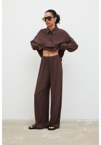 Marsala - Spodnie z szerokimi nogawkami w kolorze COCOA - NASS-M/L. Materiał: wiskoza, materiał, tkanina, guma
