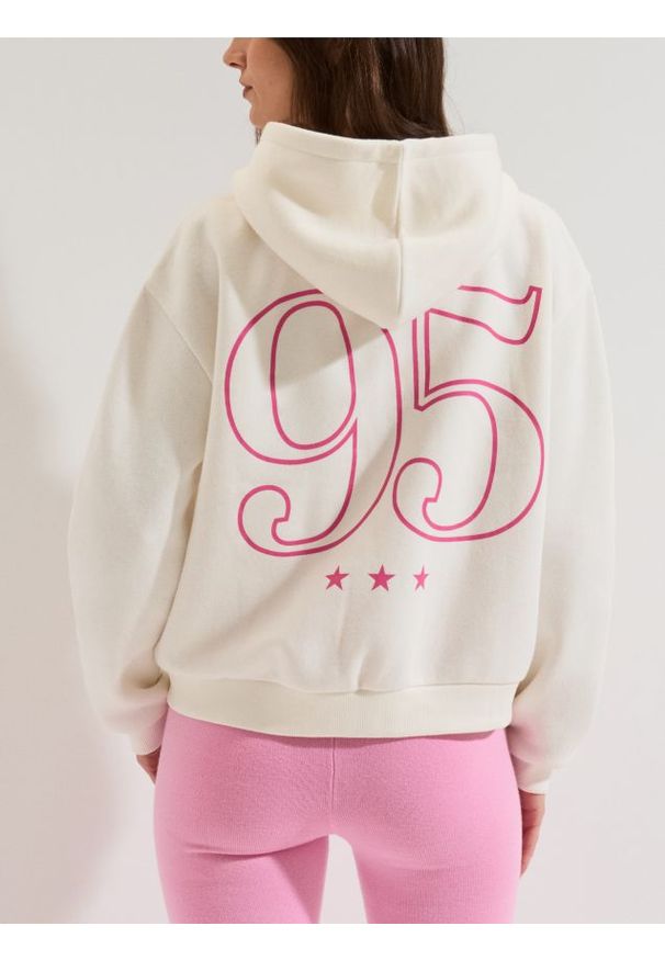 Sinsay - Dresowa rozpinana bluza z kapturem - kremowy. Typ kołnierza: kaptur. Kolor: kremowy. Materiał: dresówka