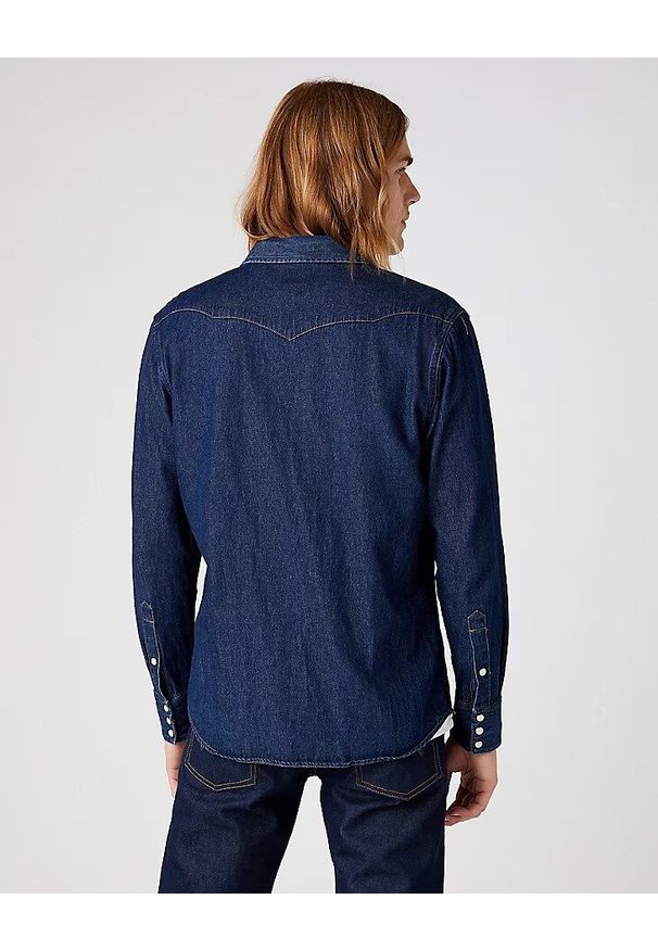 Wrangler - MĘSKA KOSZULA JEANSOWA WRANGLER 27MW NEW W5MSLW301 112130242. Okazja: na co dzień. Materiał: jeans. Długość rękawa: długi rękaw. Długość: długie. Sezon: lato. Styl: klasyczny, elegancki, casual