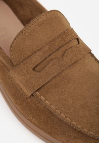 Renee - Ciemnobeżowe Mokasyny Casual VICES z Imitacji Zamszu z Wkładką ze Skóry Naturalnej Sheiris. Okazja: na co dzień. Kolor: beżowy. Materiał: zamsz, skóra. Styl: casual #2