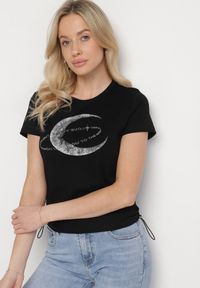 Born2be - Czarny T-shirt z Bawełny Ozdobiony Cyrkoniami i Nadrukiem Vilreti. Okazja: na co dzień. Kolor: czarny. Materiał: bawełna. Wzór: aplikacja, nadruk. Styl: casual #5