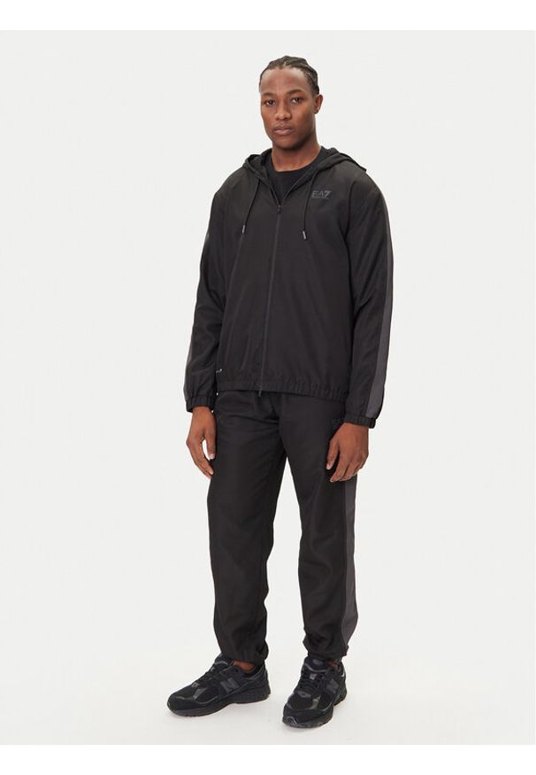EA7 Emporio Armani Dres 7M000643 AF16072 UC001 Czarny Modern Fit. Kolor: czarny. Materiał: syntetyk