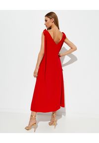 VALENTINO - Czerwona sukienka z jedwabiu. Kolor: czerwony. Materiał: jedwab