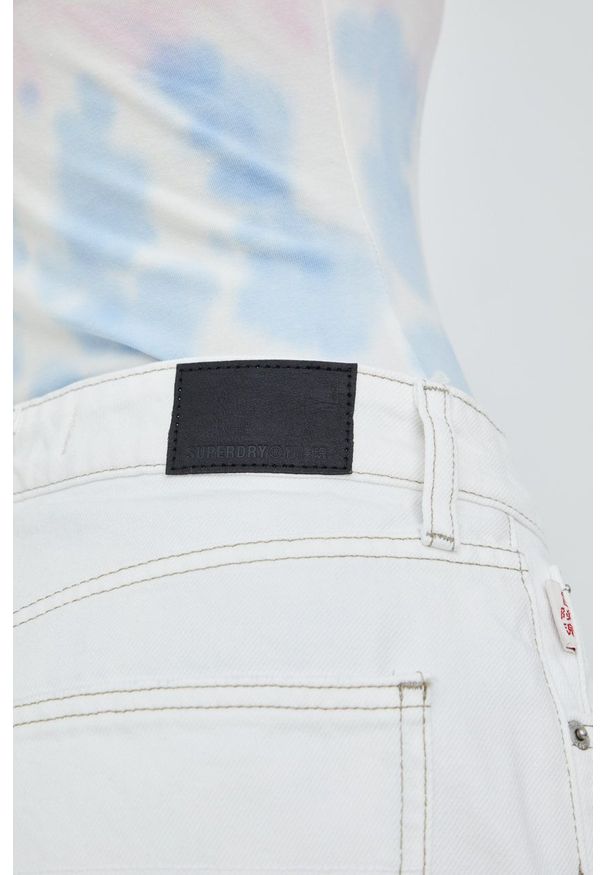 Superdry szorty jeansowe damskie kolor biały gładkie high waist. Stan: podwyższony. Kolor: biały. Materiał: jeans. Wzór: gładki