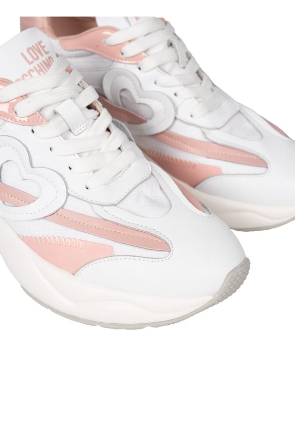 Love Moschino Sneakersy | JA15326G1MIQF | Kobieta | Biały. Okazja: na co dzień. Kolor: biały. Materiał: skóra, tkanina