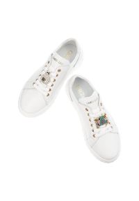 CheBello - Białe Sneakersy Chebello Modne Obuwie Damskie. Kolor: biały. Materiał: jeans. Wzór: aplikacja, napisy #5