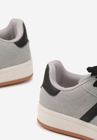 Born2be - Szaro-Czarne Sneakersy z Ozdobnymi Paskami Rilanira. Okazja: na co dzień. Zapięcie: pasek. Kolor: szary. Materiał: jeans. Wzór: paski #4