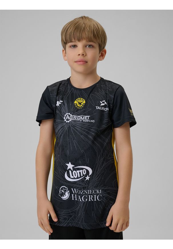 4f - 4F Koszulka meczowa replika wyjazdowa z sezonu 2025/26 dziecięca 4F x Sokół & Hagric Mogilno - czarna 122/128 (6-8 lat). Kolor: czarny. Materiał: materiał. Wzór: nadruk. Sezon: lato