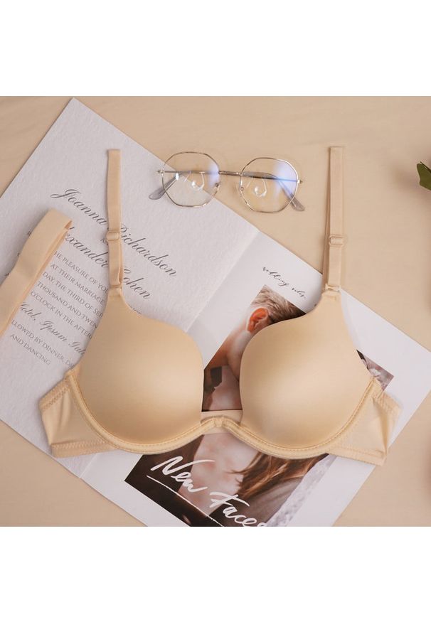 Intica - Biustonosz push-up z fiszbinami regulowanymi ramiączkami Dorthey. Kolor: beżowy. Materiał: materiał. Rodzaj stanika: biustonosz z fiszbinami, push-up