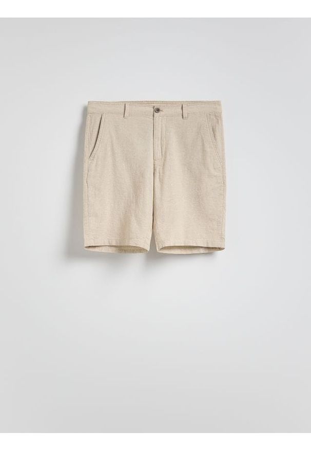 Reserved - Szorty regular z lnem - beżowy. Kolor: beżowy. Materiał: len