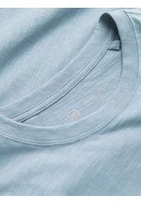 Ombre Clothing - Dzianinowy T-shirt męski z naszytą kieszonką - błękitny V4 S1621 - XXL. Kolor: niebieski. Materiał: dzianina. Długość rękawa: krótki rękaw. Długość: krótkie. Wzór: aplikacja. Styl: klasyczny #10